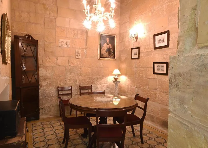 Medieval House セングレア